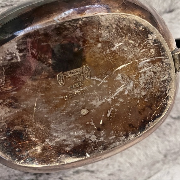 CHELTENHAM & CO ENGLISH TEAPOT
 Plated teapot made in Sheffield England - Picture 4 of 6